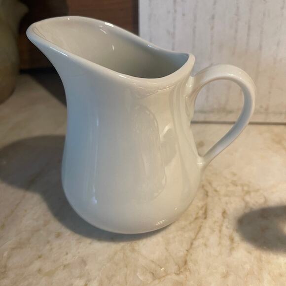 Apilco France white porcelain creamer - Picture 8 of 8